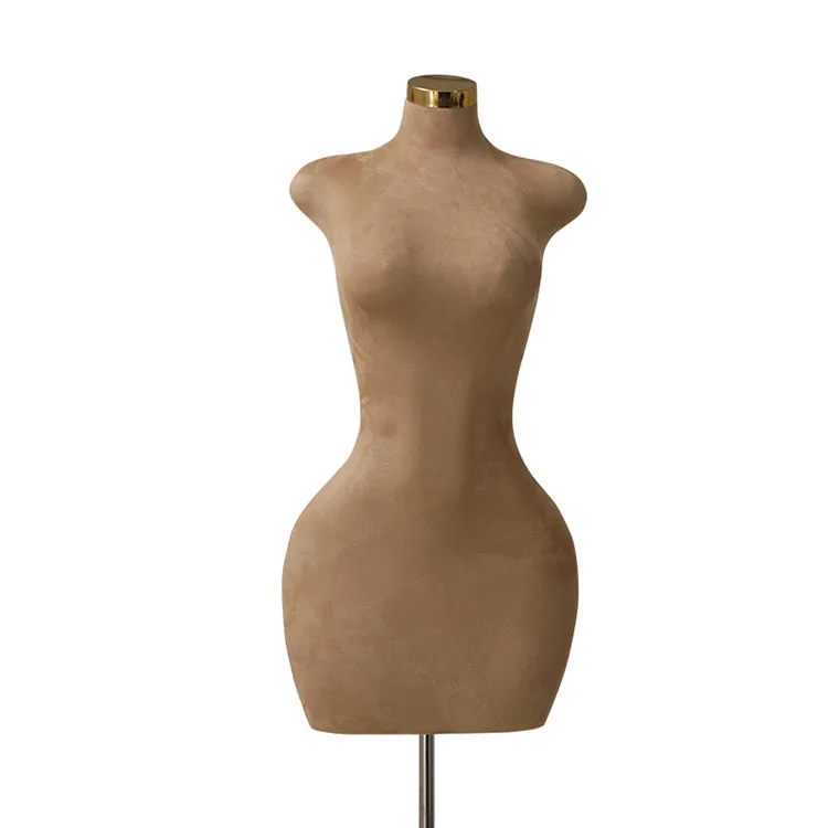 Hot European and American plus-size female models show shelves brown body mannequin