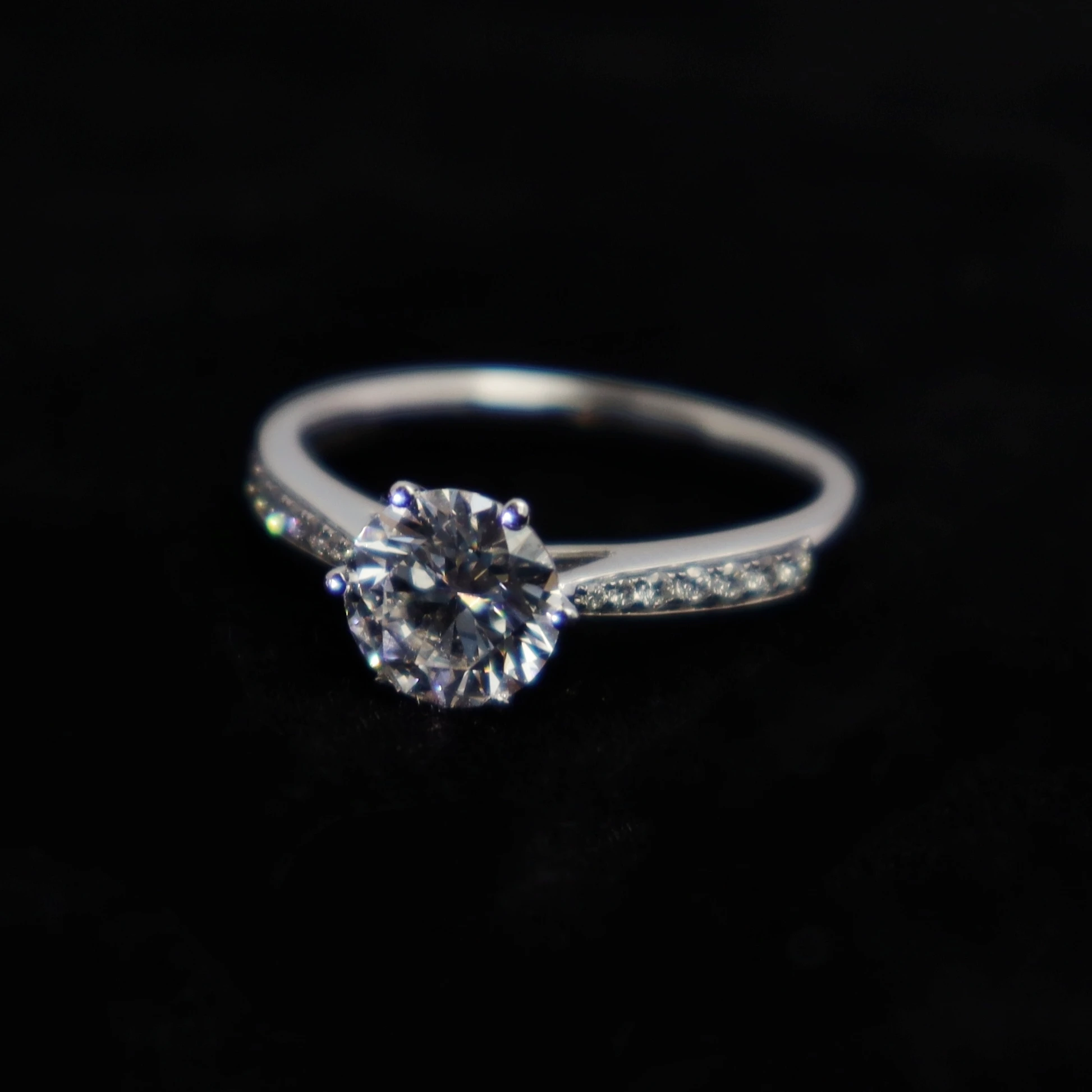 six claw circle diamond ring 18k white gold 1-2carat Round cut  IGI GIA Lab grown diamond