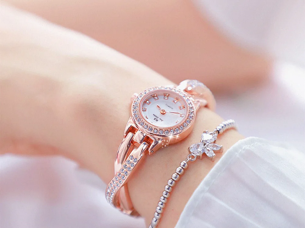 Ladies fashion new gold luxury quartz wrist watches full diamond rhinestone women charm digital watches for girl wholesale