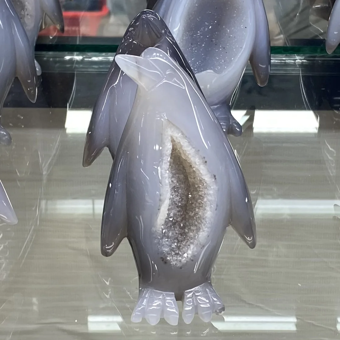 High Quality Hand Carved  Natural Agate Geode Crystal Penguin Animal For Home Decoration