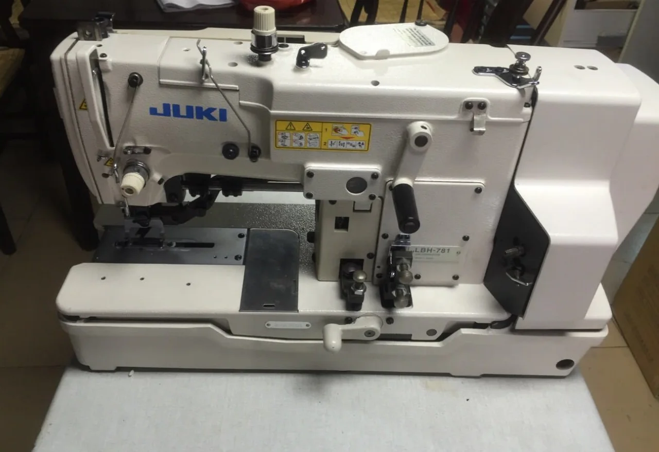 Used jukis 781 Electronic Direct Drive Lockstitch Button Holer For Knit Applications Industrial Sewing & Embroidery Machine