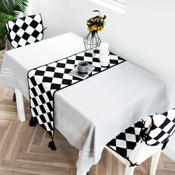 New arrival customized restaurant decor cotton woven black white jacquard high quality striped buffalo plaid table runner