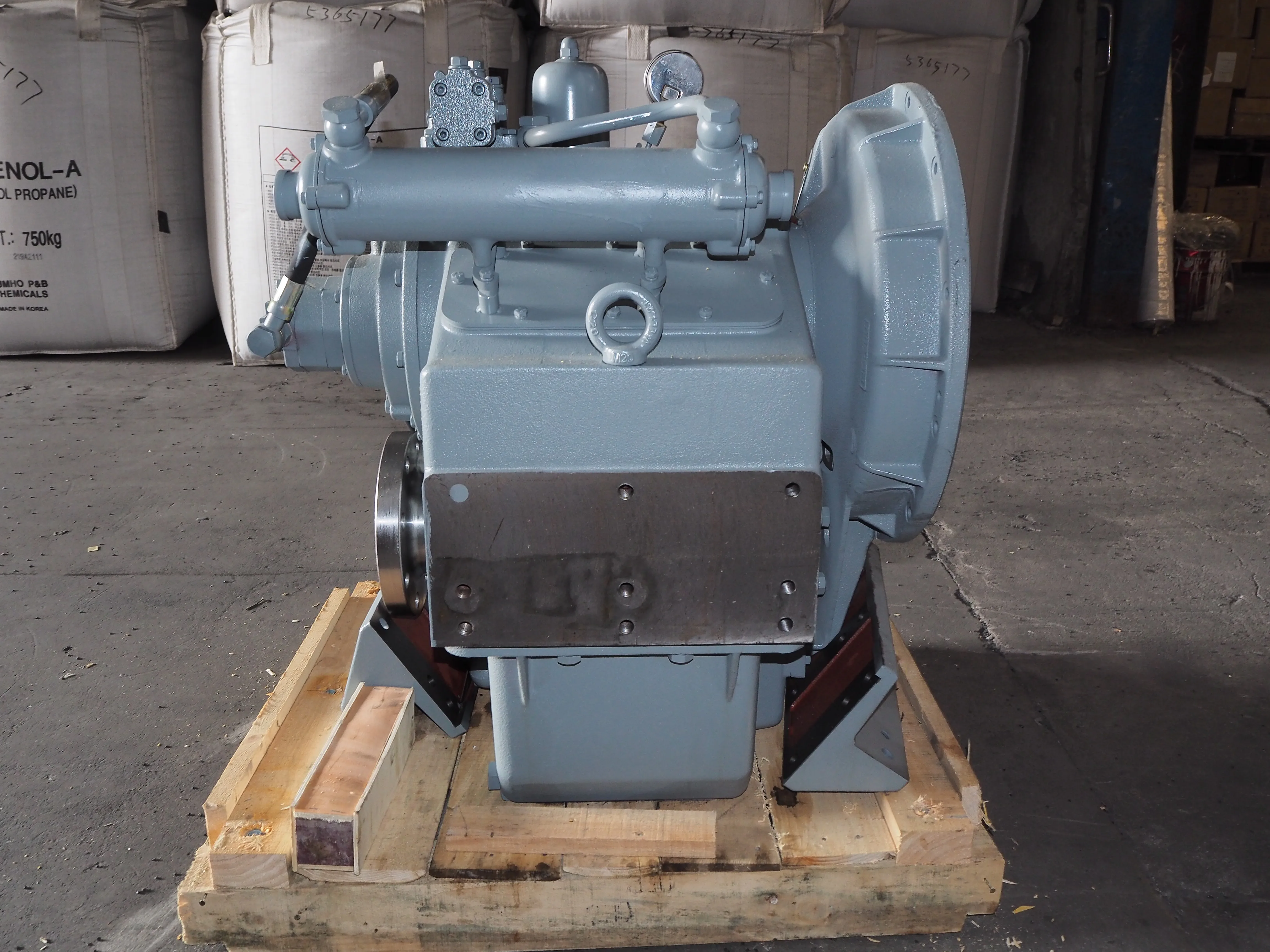 ADVANCE marine gearbox HC138 for marine boat  for matching the engine with power 20-2000kw@1500-3100 rpm