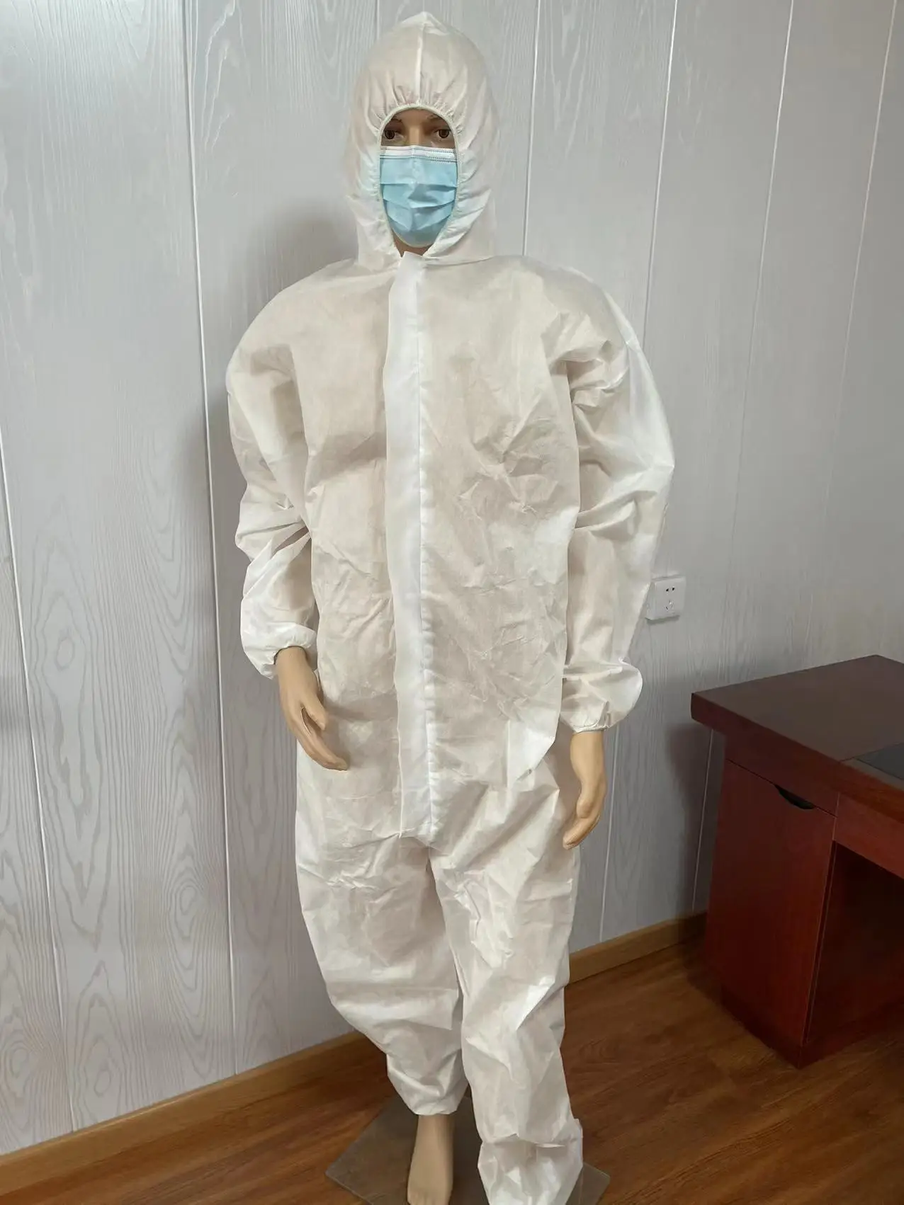 Disposable PP SMS Coverall with Hood without Shoe Cover 50g White Disposable Protective Coverall