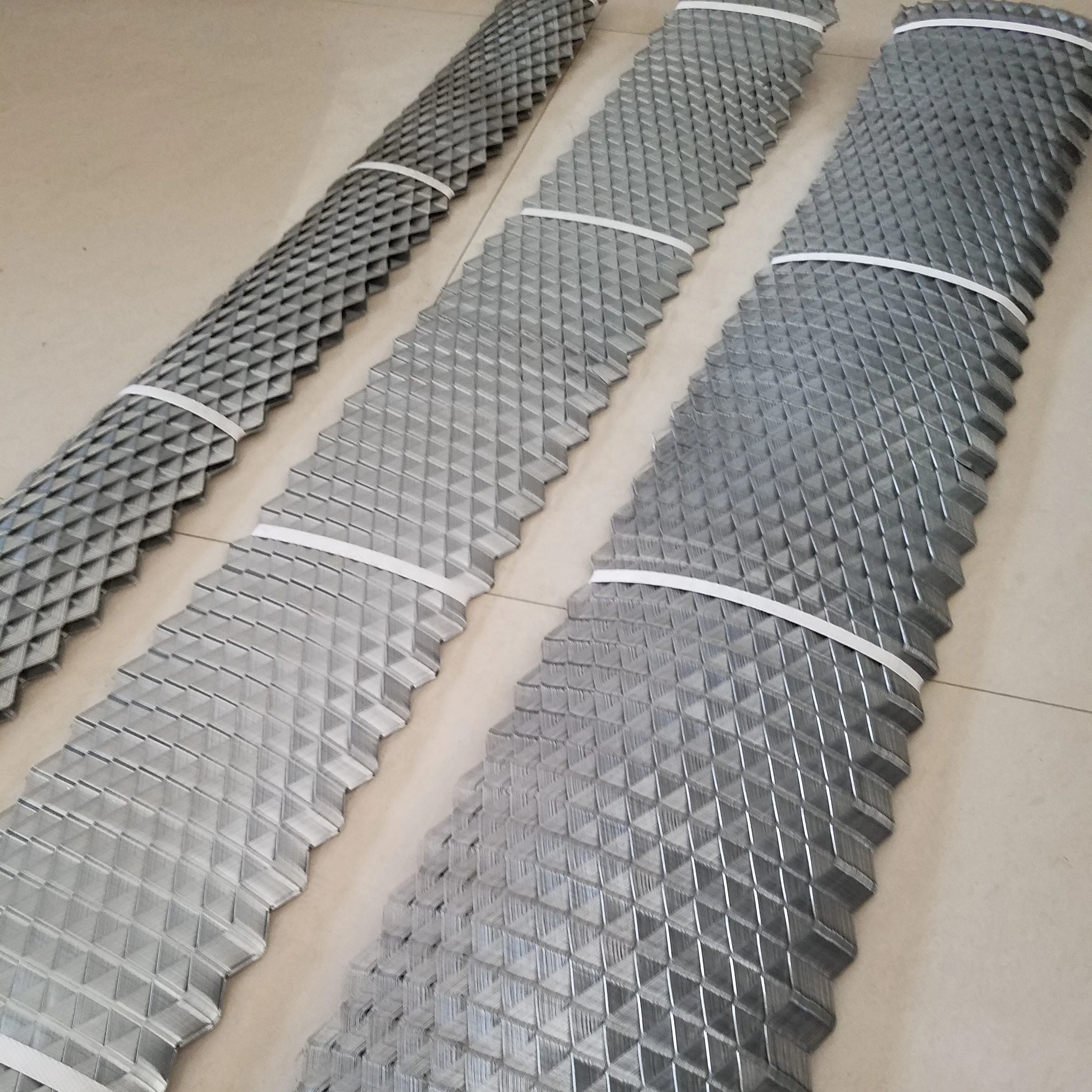 ZHENYU hot dipped galvanized wall plaster expanded brick reinforcement mesh strip lath for construction