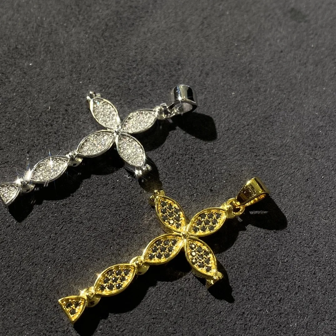 New Style 925 Sterling Silver White Yellow Round Moissanite Hip Hop Cross Moissanite Pendant