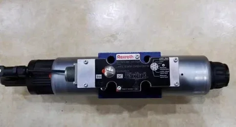 Rexroth proportional valve  R900949806  4WREE10W50-2X/G24K31/F1V  4WREE10W50-23/G24K31/F1V  R901033983 4WE6D62/EG24N5K4/V