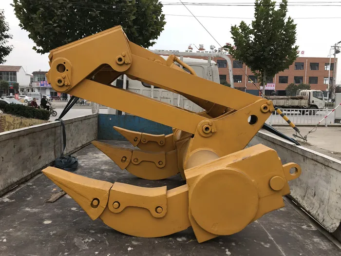  Бульдозер shantui SD32 с тремя хвостовиками