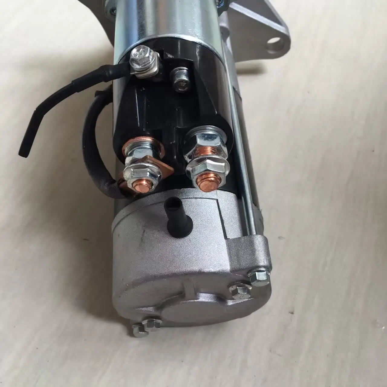 Новый оригинальный ZAX200-3 экскаватор 4HK1 Двигатель Пусковой двигатель 8-98054063-0 стартер 8-98070321-0 для ISUZU
