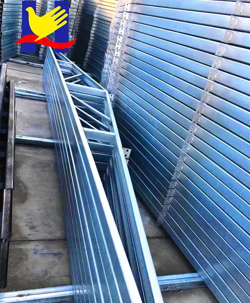 Mobile prefab house for building sites