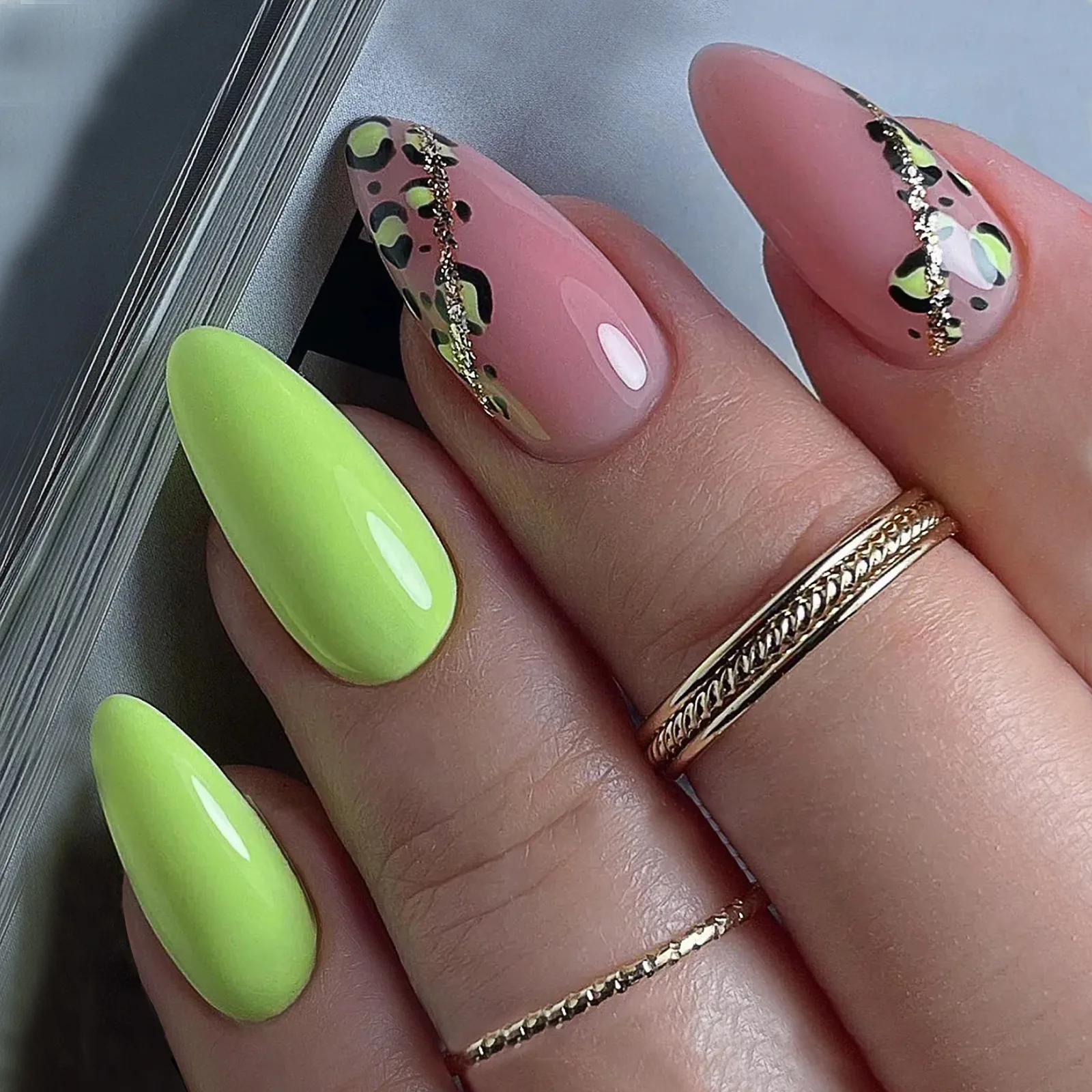 New Arrival Sweet Cool Leopard French Press On Nails Almond Wearing Artificial False Nails for Sexy Girl