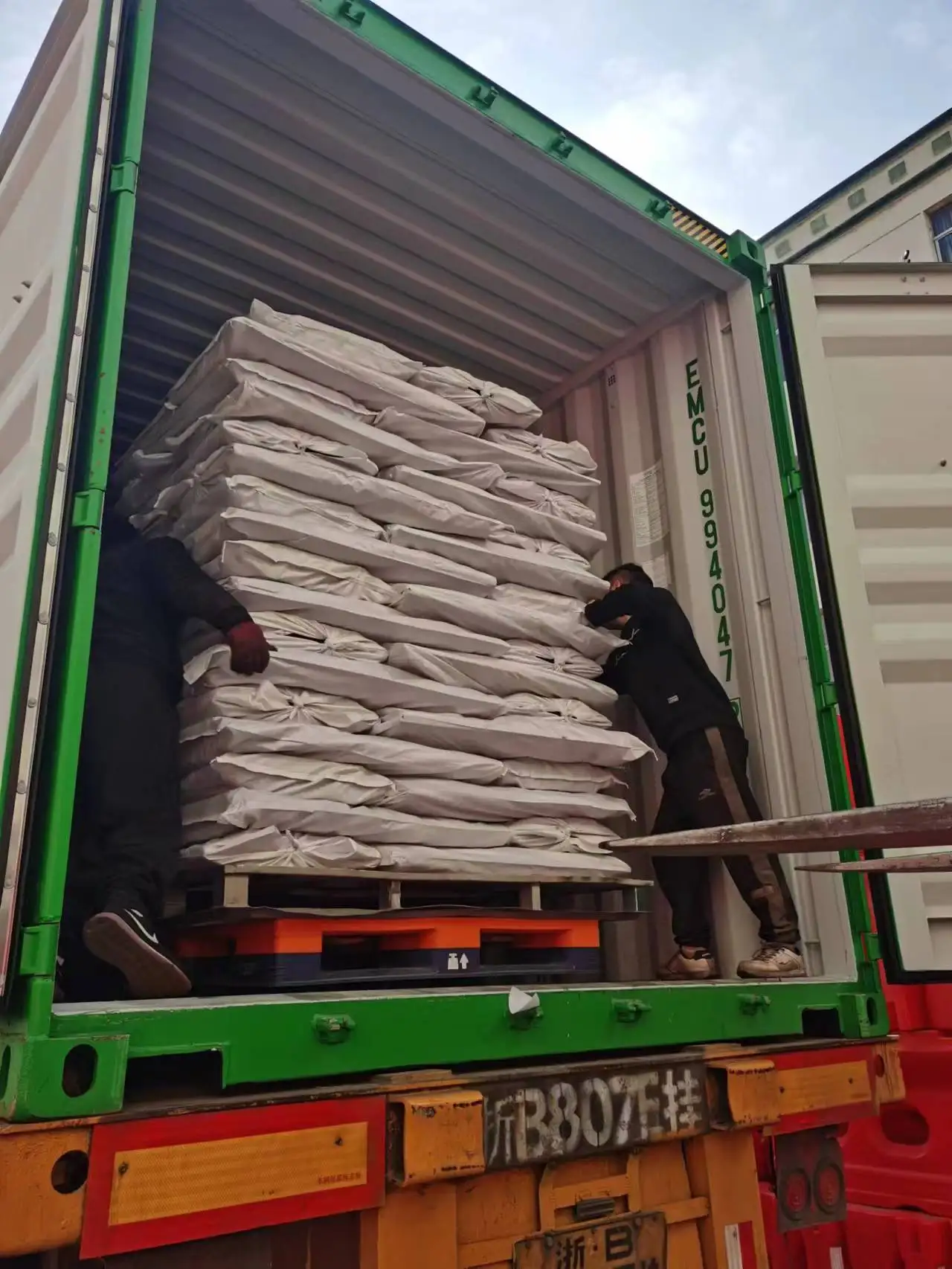 Heavy duty Load Capacity PVC cover speed ramps 2 channels Cable Protector speed bumps