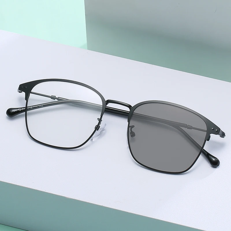 Creative Fashion Anti-blue Optical Glasses Frames Chameleon Glasses Eyewear Manufacturer Anti Blue Light Photochromic Glasses