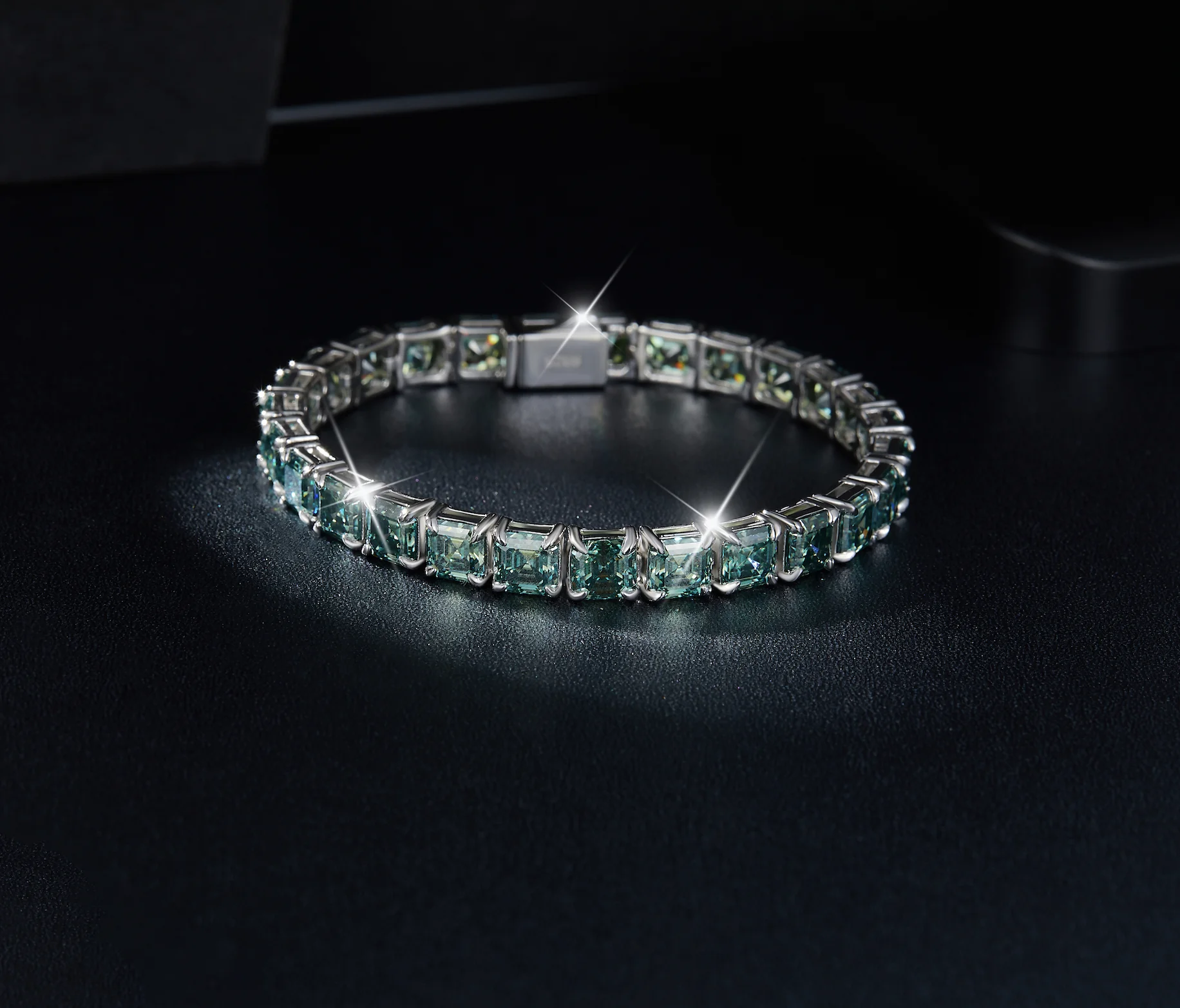 TK Hot Sale Fashion Jewelry 18K Gold Plated Asscher Cut Green Moissanite Tennis Bracelet Man