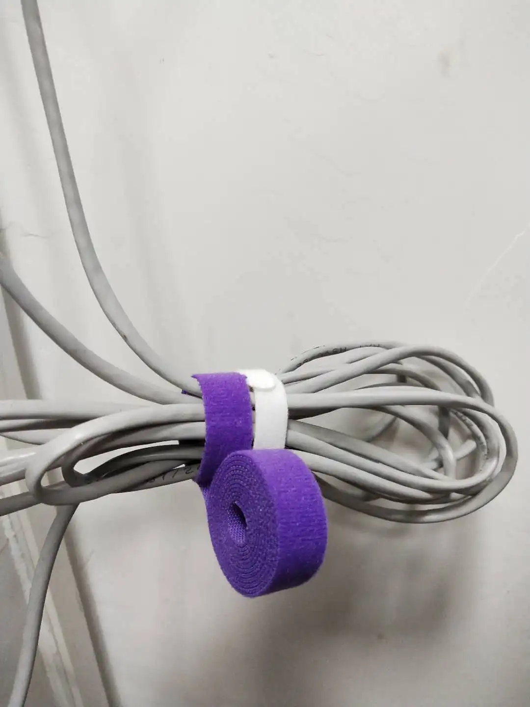 Nylon Heavy-Duty Hook and Loop Strap Self-Adhesive Heat Resistant Elastic Tape for Custom Storage Sizes for Shoes and Bags