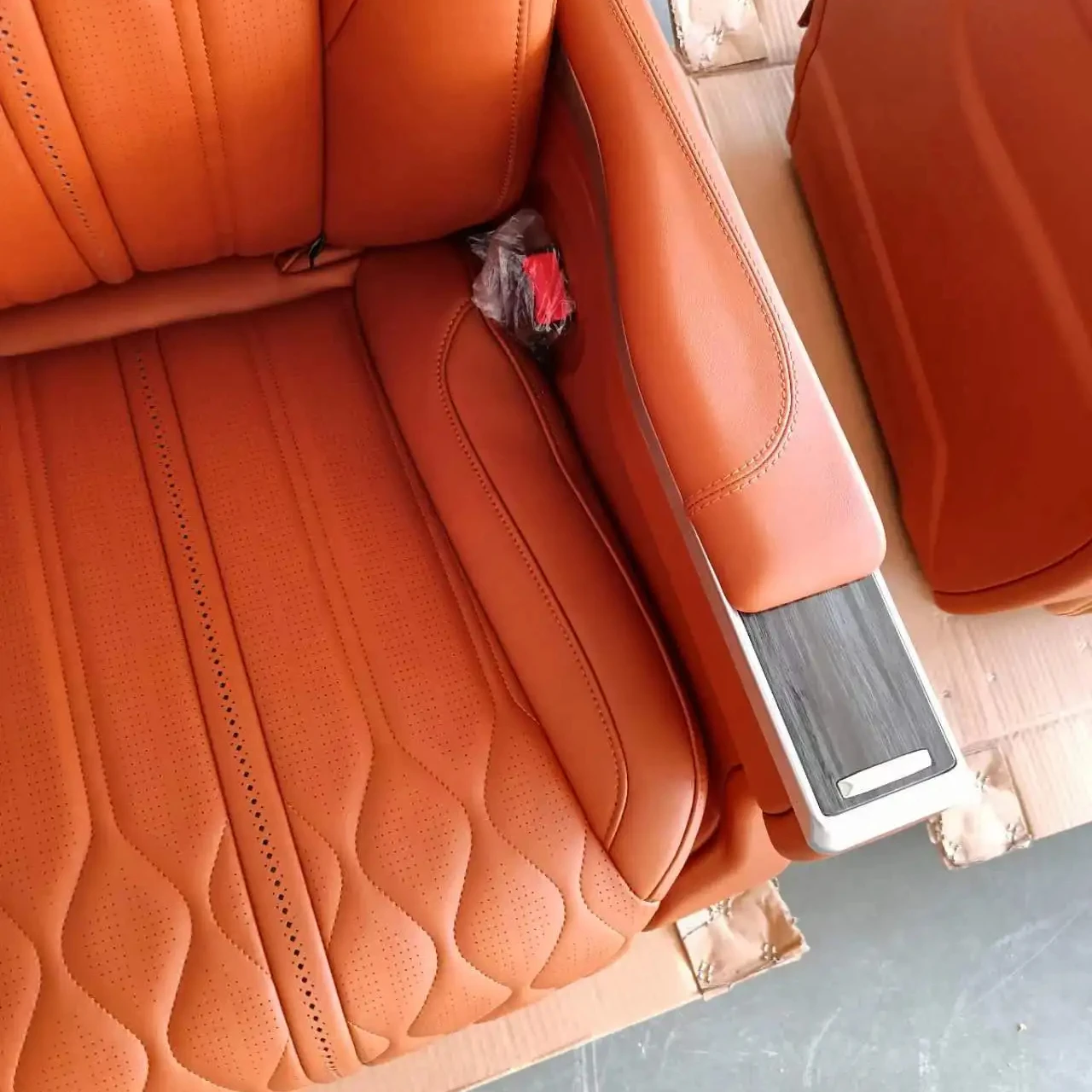 2024 China Factory New design Custom conversion single seat luxury VIP car seat for Mercedes Benz Vito V class Sienna