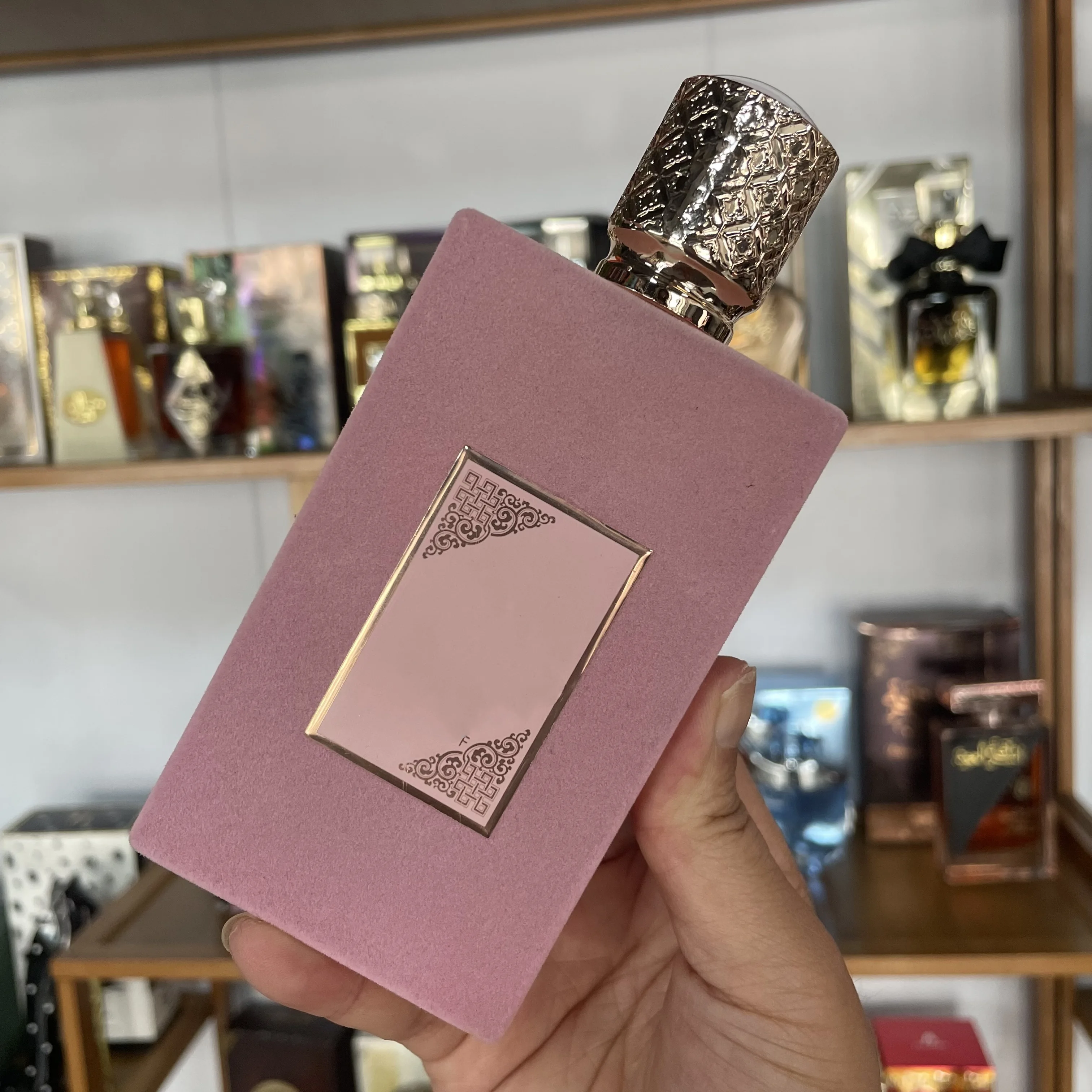 Factories manufacture free custom logos in large quantities   arab perfumes wholesale   wooden perfume box