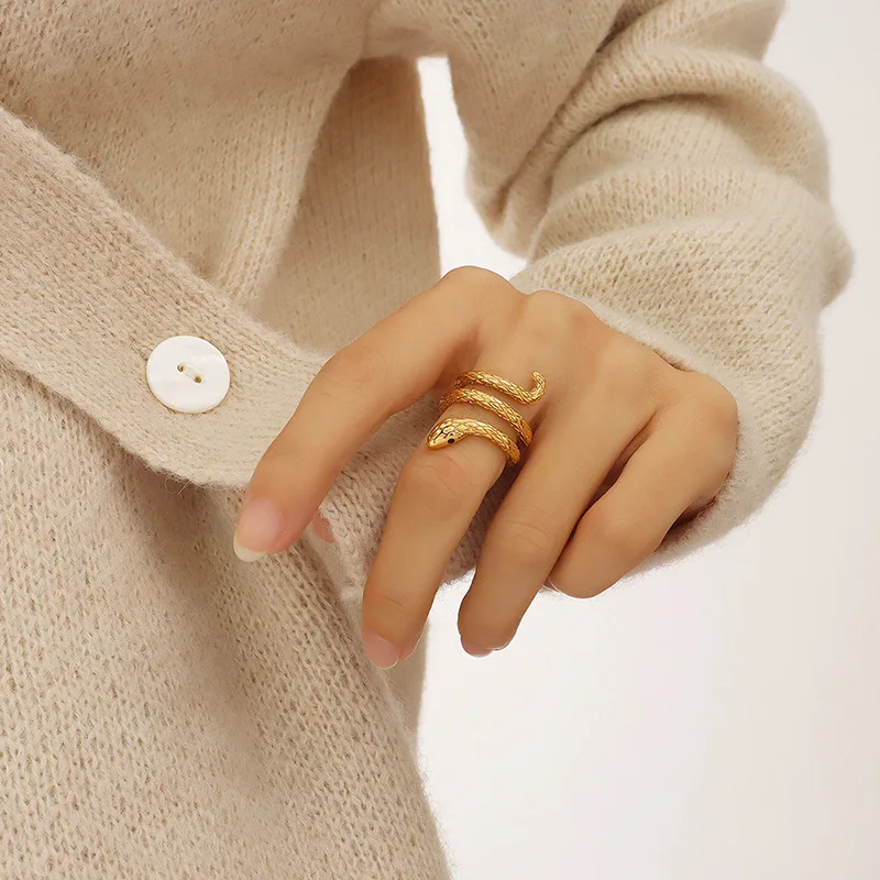 Cool Titanium Steel Snake-Shaped Ring for Women Handcrafted Jewelry with No Fading Stylish Cold Style Watch Accessory