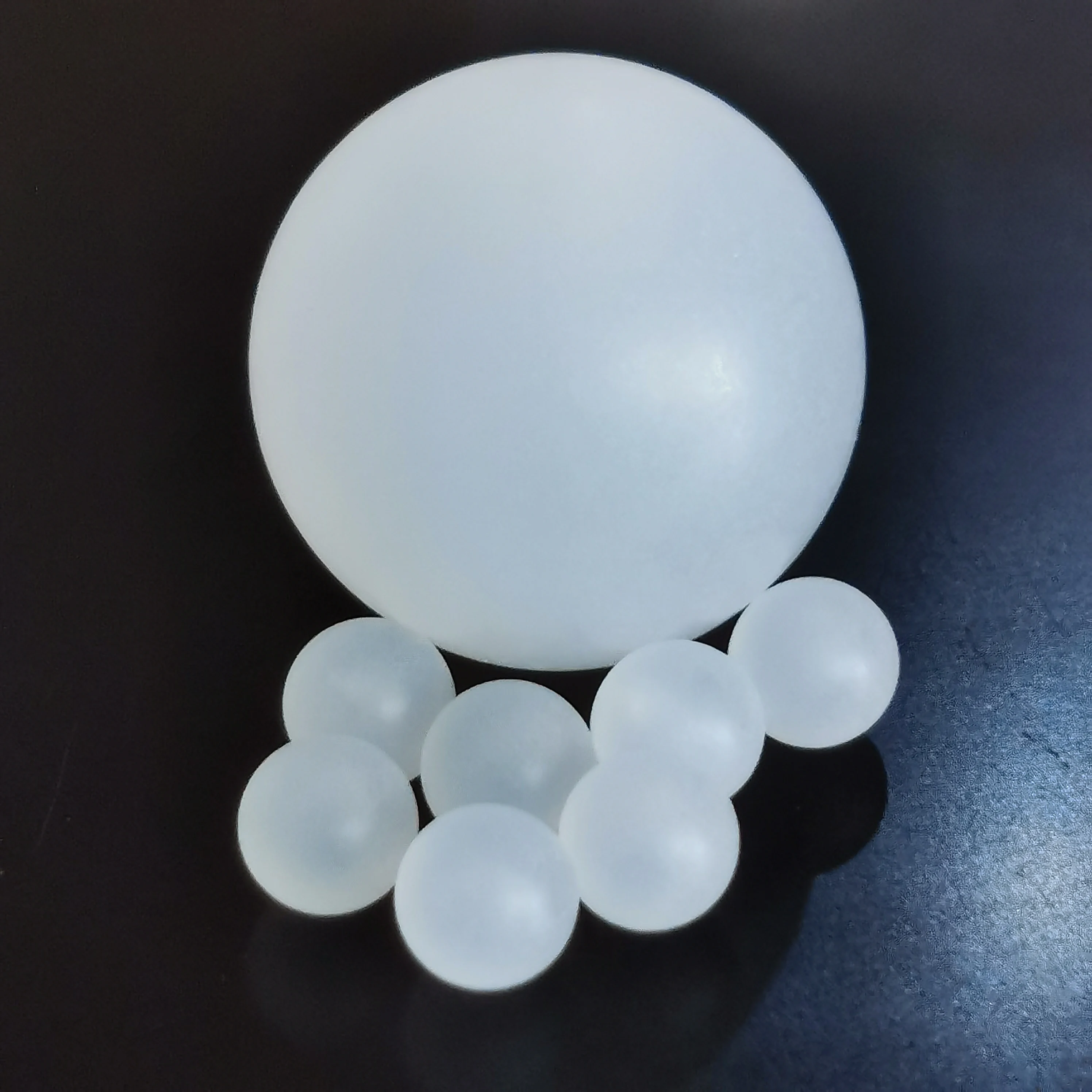 Factory outlet precision red pink blue yellow black white polypropylene 2.5cm PP solid plastic ball 25mm