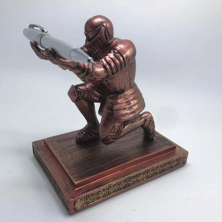 
Kids Pencil Holder Resin Soldier Organizer Pen Stand Office Supplies Desk Accessories Creative Executive Knight Pen Holders 