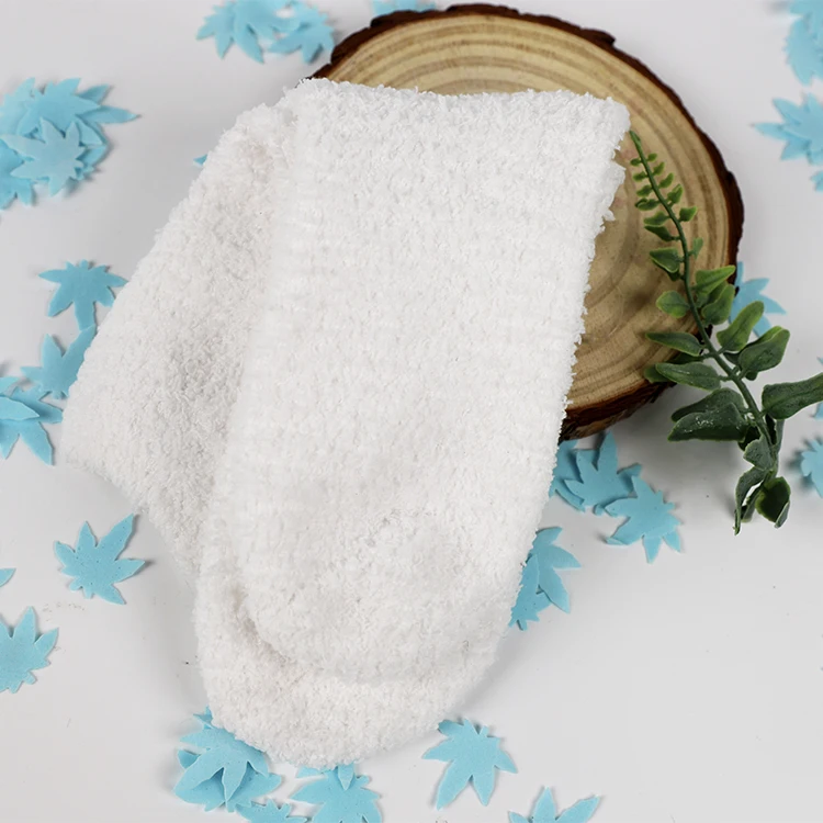 OEM ODM Home Foot Spa Set Essence Oil Cream Foot Cream Repaircoral Fleece Socks Dead Skin Removal Foot Cream