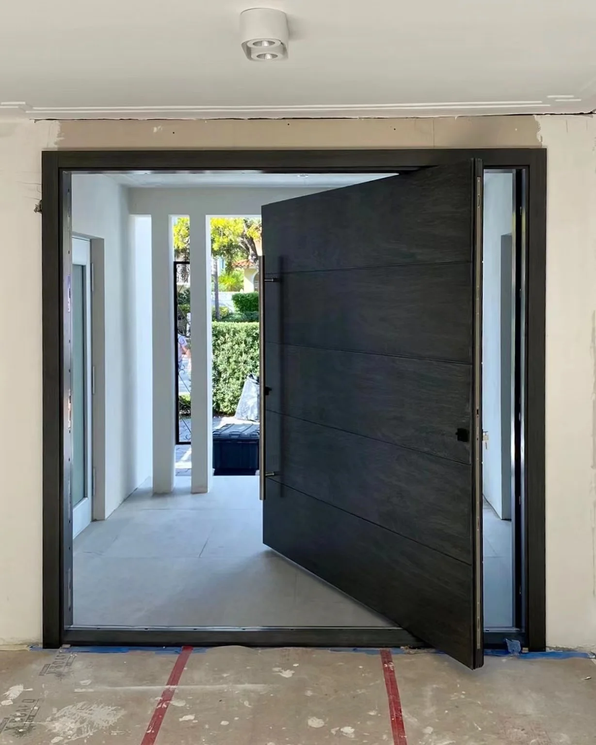 European Style Exterior Center Front Door  Solid Wood Main Door With Smart Door Lock