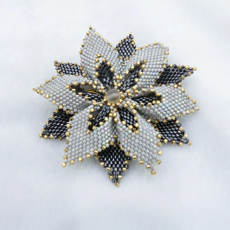 Graceful Lapel Pin Flower For Business Or Party Jewelry For Sweetheart Color Clip Badge Brooch