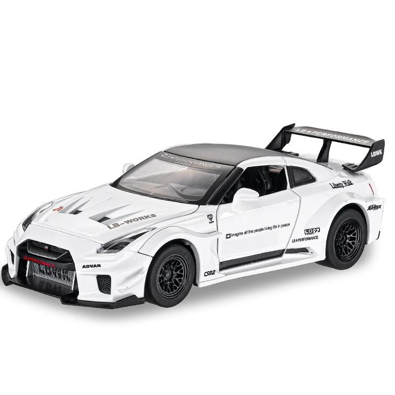 1/32 Nissan GTR-CSR2 Simulation Alloy Sports Car Model Decoration Sound  Light Four Doors Open Toy Car Man