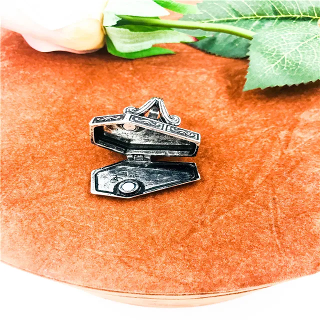 
Wholesale Fashion Design Gothic Red Enamel Punk Cross Bats Coffin Retro Ring Movie Style 