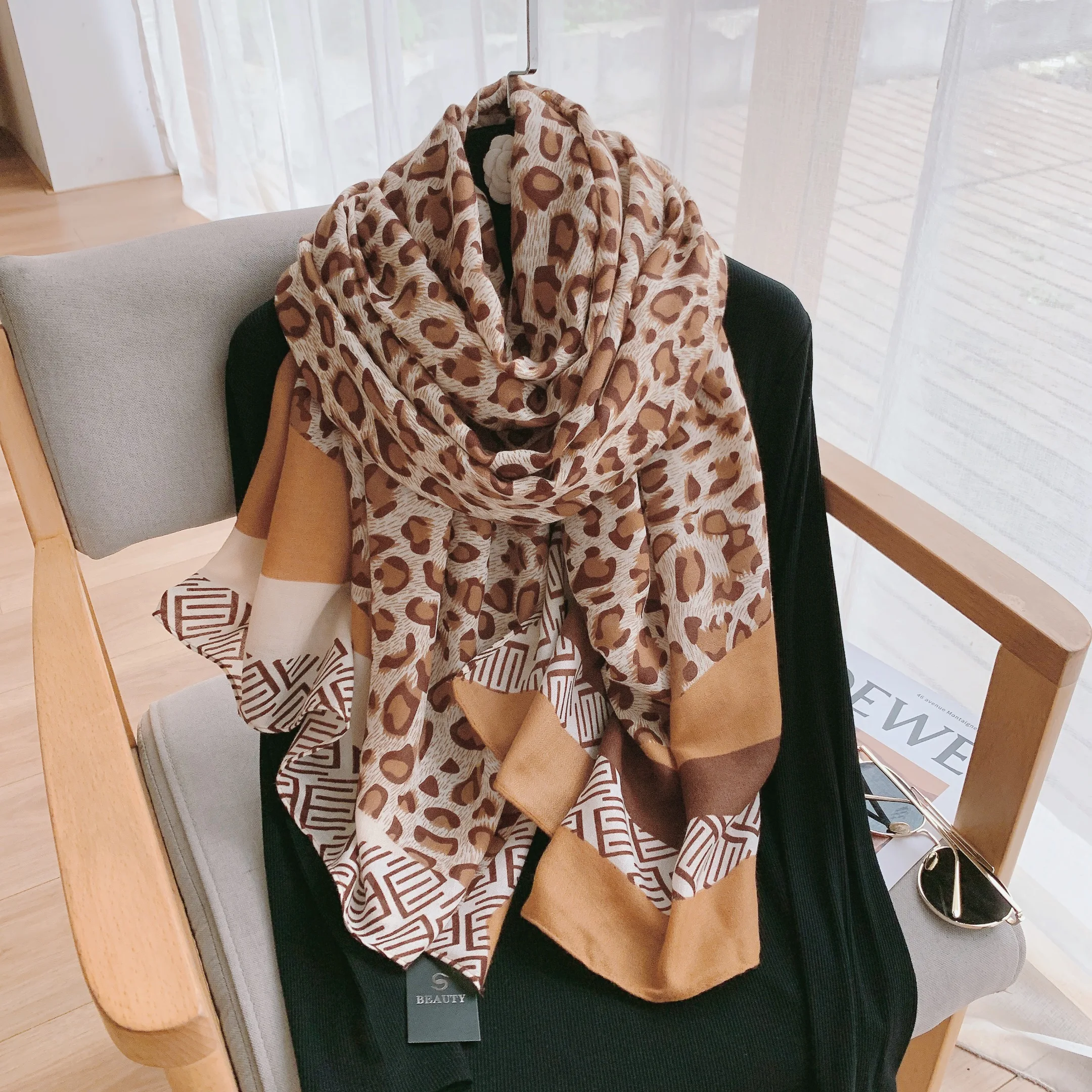 Fashion Stylish Design Long Soft Hemp Scarves Wholesale Printed Ladies Woman Scarf