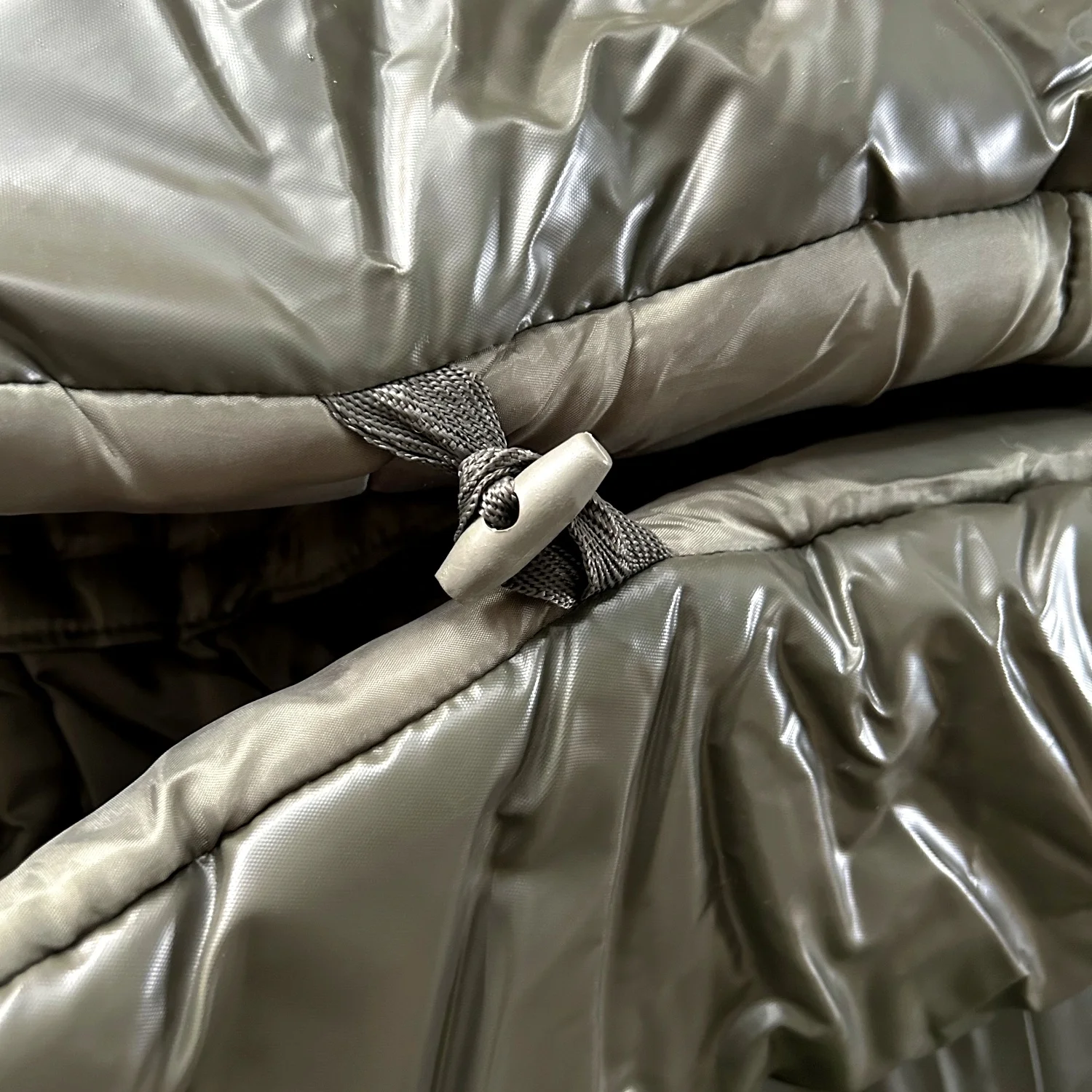 Sleeping Gear Three Season Patrol Sleep Mat with Hook and Fasten Toggles Waterproof Bottom Tactical Pattern 58 Sleeping Bag
