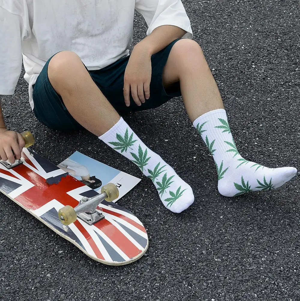 wholesale street men skateboard colorful sport bulk crew canada leaf weed socks