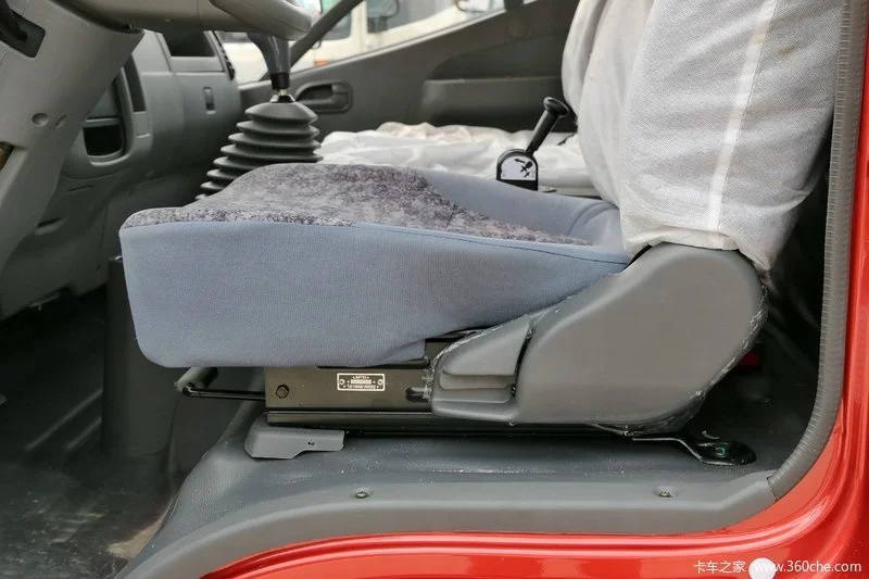 5TONS CUMMINS DIESEL CARGO TRUCK WITH ONE AND HALF CABIN FROM FOTON GROUP