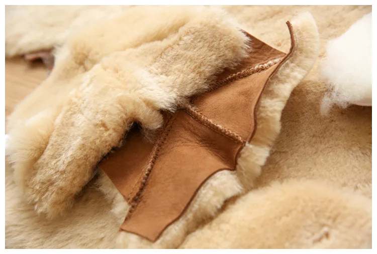 Customized Comfortable Winter Warm Sheepskin Lined Pom-Pom Flat Gray Ankle Durable Snow Furry Sheepskin Boots for Women