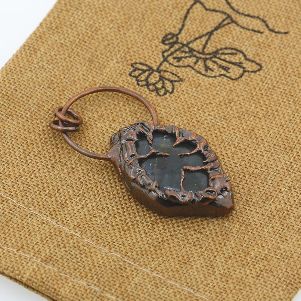 Natural Raw Quartz Antique Brass Black Stone Pendant for Jewelry