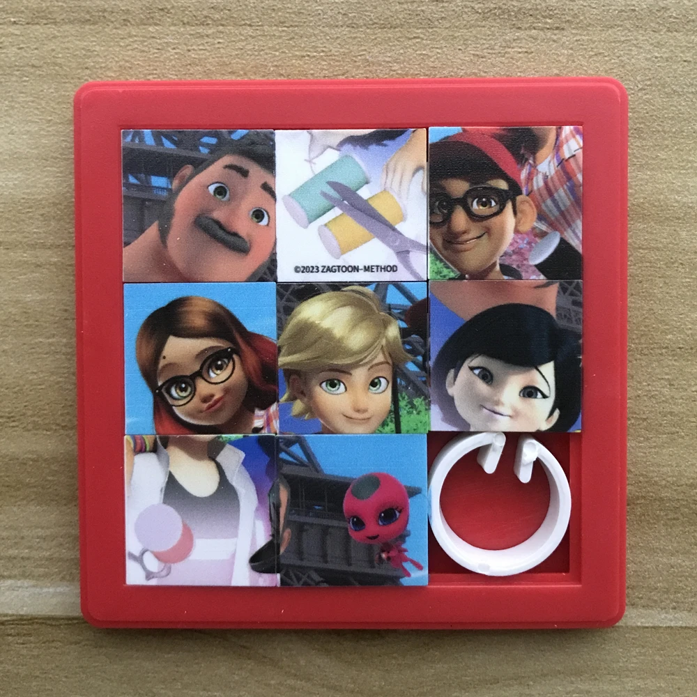 Wholesale school brain competition kids mini 9 squares tiles toy custom design block jigsaw colorful plastic sliding puzzle game