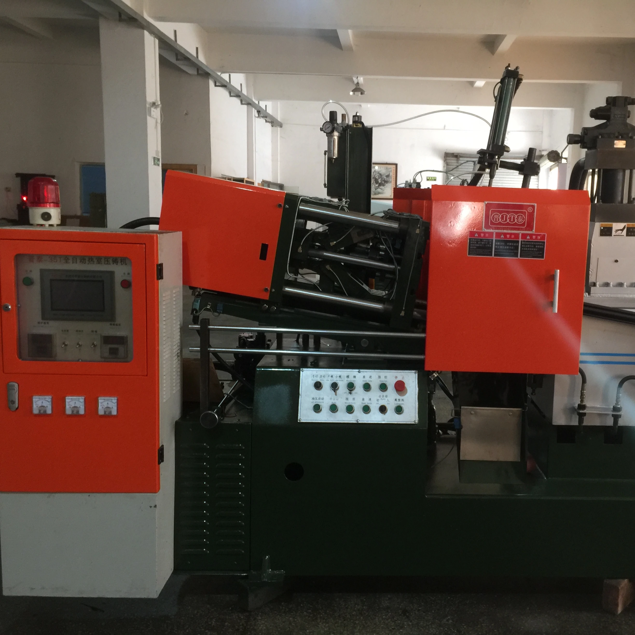 metal zamak jean button die casting machine