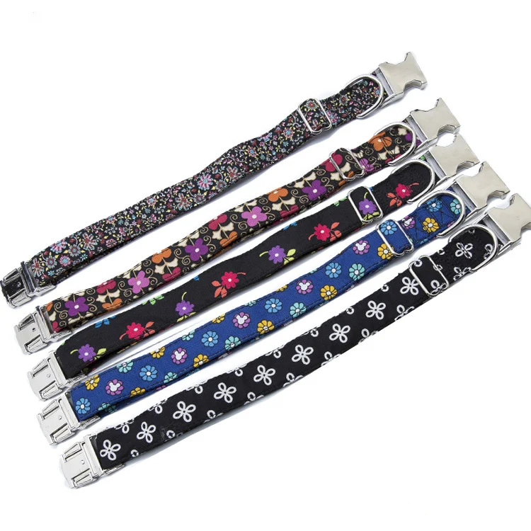 2021 Fashion Trend Lovely Flower Pattern Metal Lock Leash Neck Pet Collars