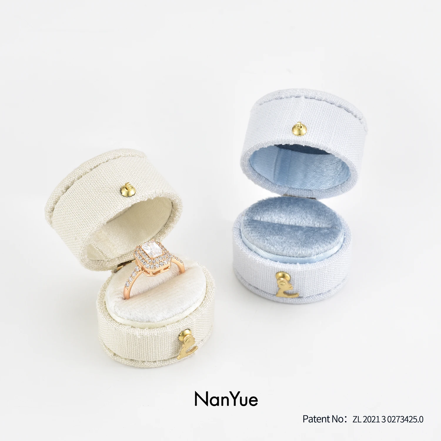 High-end Custom Linen Jewelry Ring Box European vintage Mini Ring Box Travel Portable Jewelry Organizer Box for Rings Wedding