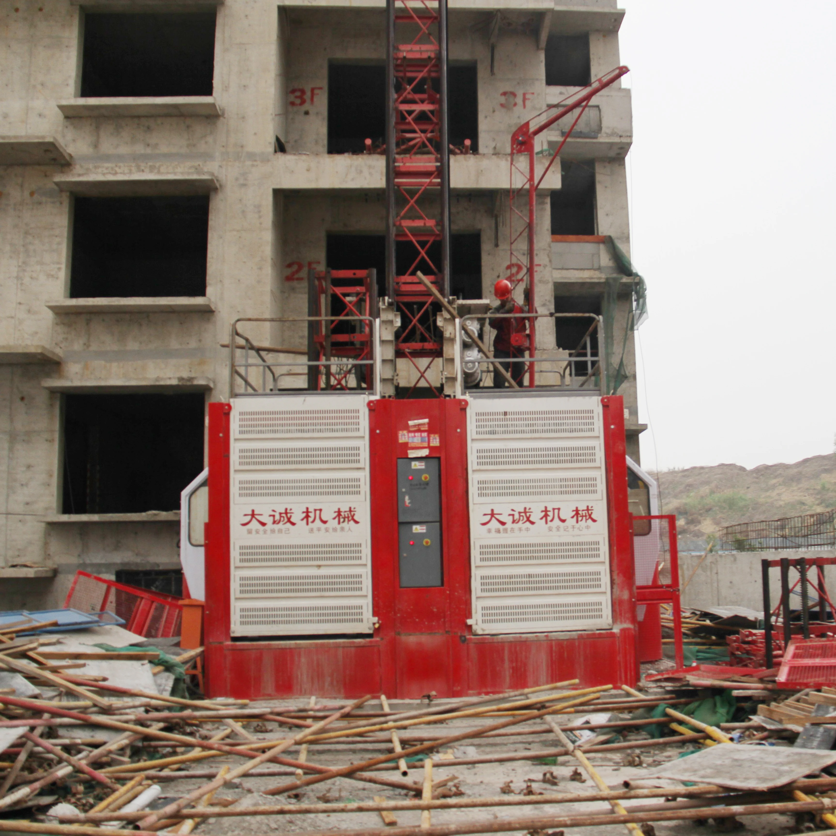 Plc Autocontrol System Electric Motor Power Rack And Pinion Building Hoist Construction Lift Construction Hoist With Ce Approved