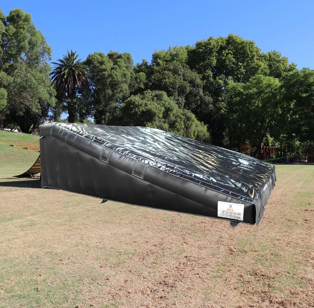 WINSUN sport Inflatable Skiing Jump stunt airbag big inflatable landing airbag mat sports games ramp pad sloped mtb for sale