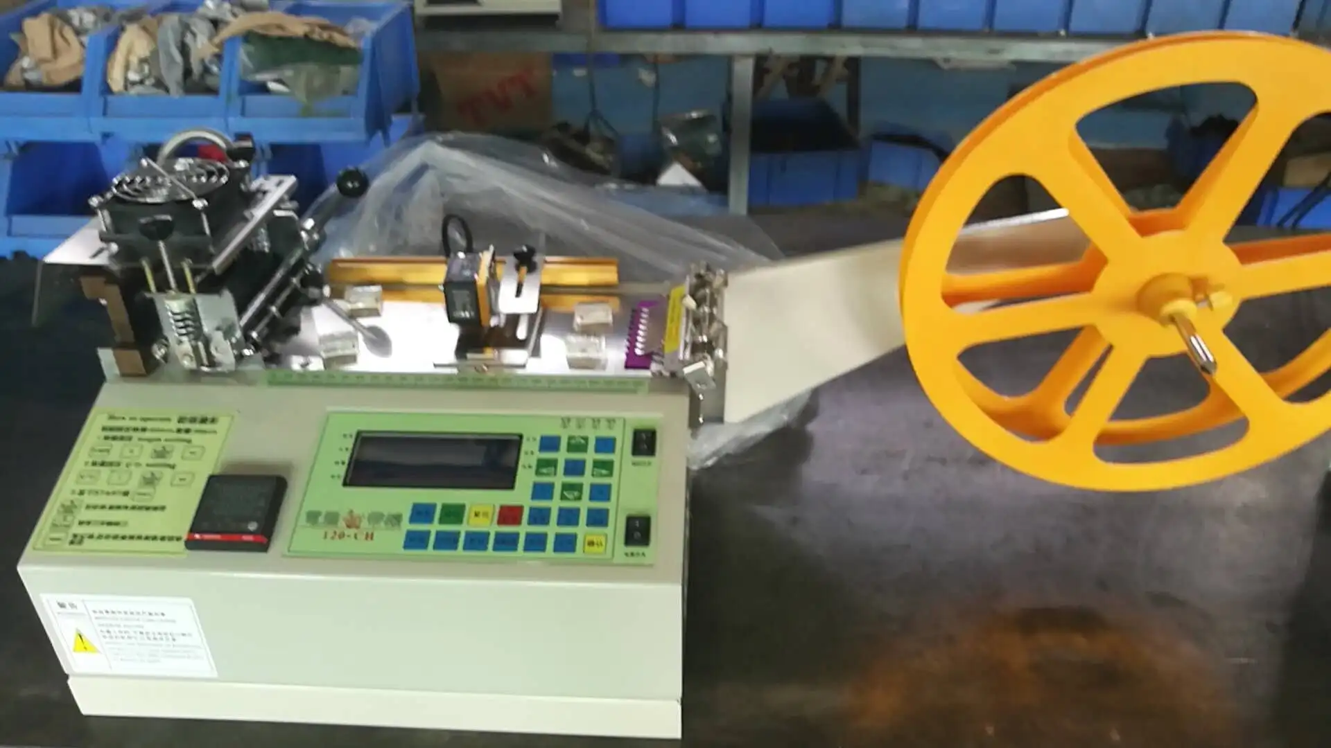 Automatic  Tape Cutter Hot Cold Textiles Belt Braided Fabric Elastic Ribbon Cutting machine