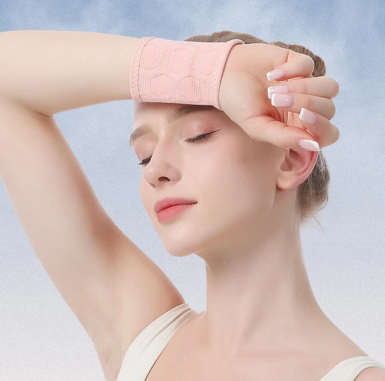 New Design Moisture Wicking Athletic Cotton Terry Cloth Sweatbands Sports Wristband Brace for Tenis