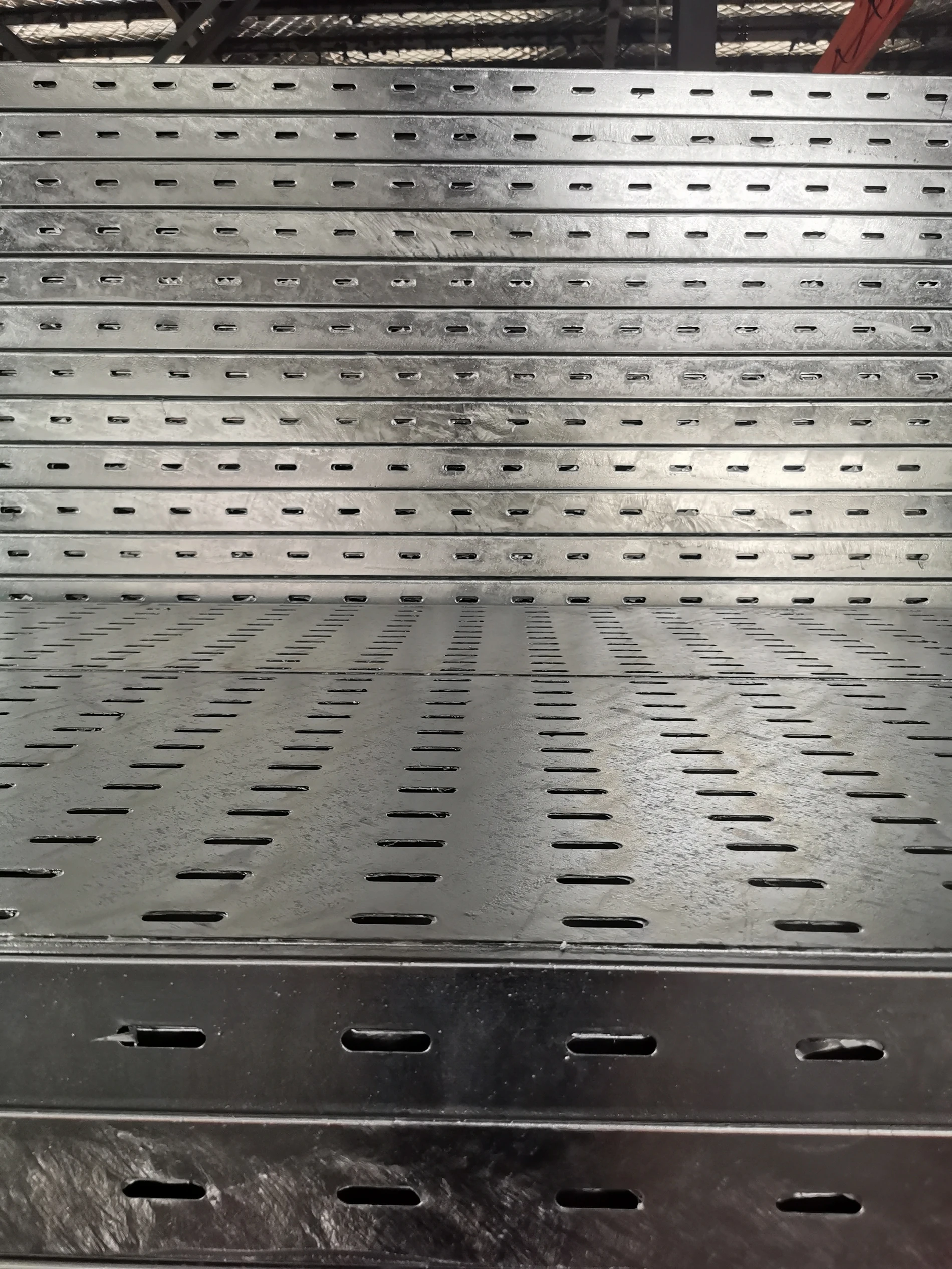 Inside Riser Cable Tray Hot Dipped Galvanized Steel Cable Tray and Perforated Cable Tray Supporting system