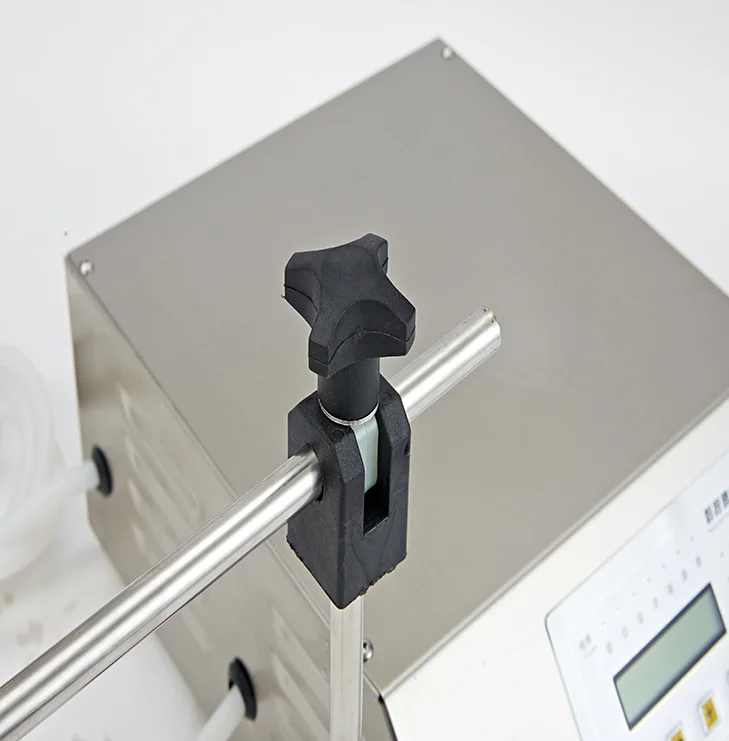 DUOQI Semi automatic soda energy carbonated soft drink beverage isobaric small plastic aluminum can manual beer filling machine