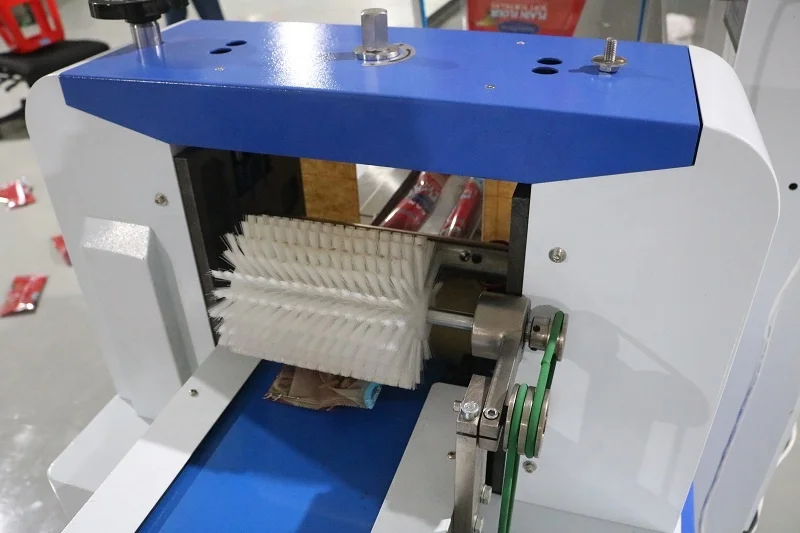 China Supplier Automatic Candy Granular Flow Horizontal Wrapping Packaging Machine For Hard Candy