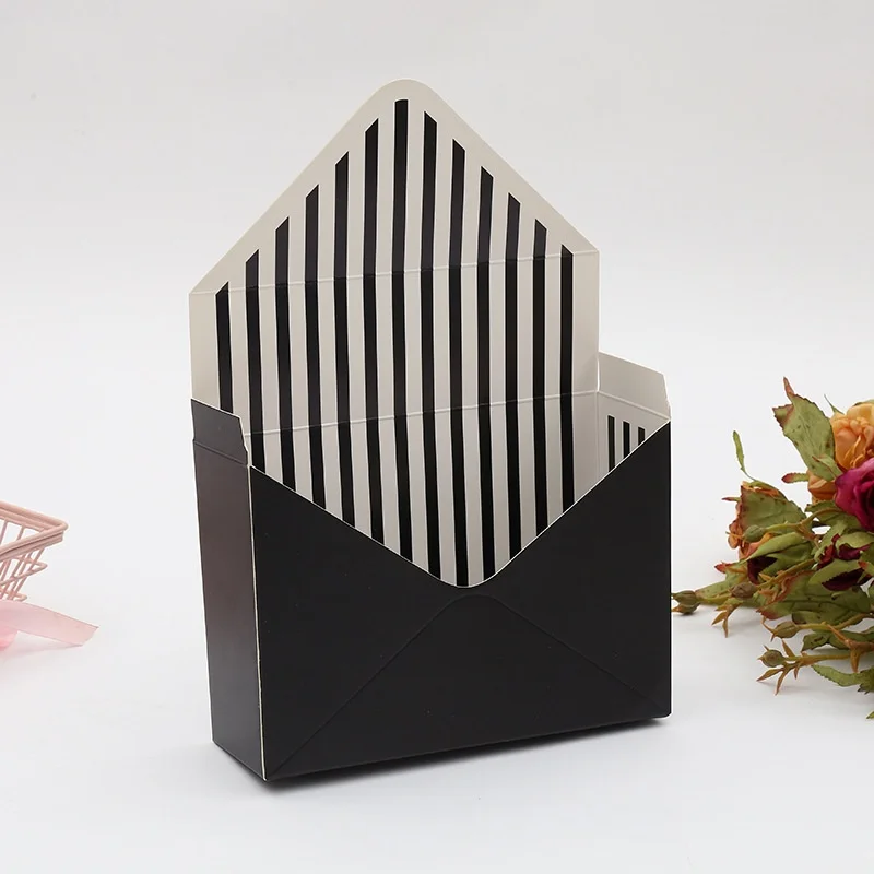 Wholesale Flower Box Folding Hand Holding Cardboard Envelope Shape Flower Packaging Box for Flower Arrangement