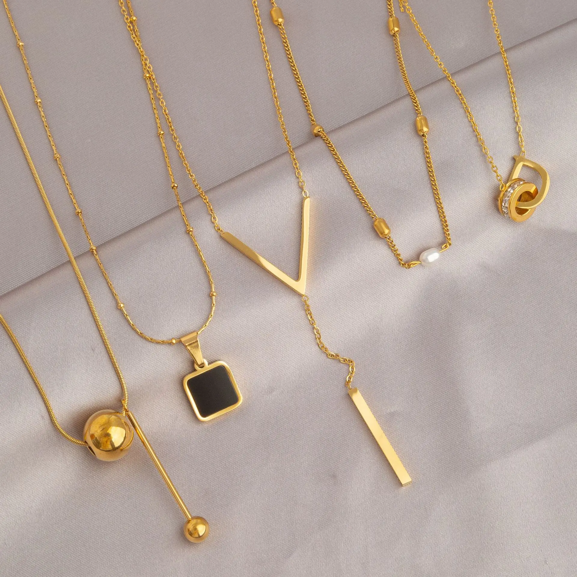 18K Gold Plated Fashion Zircon Jewelry Letter Butterfly Pearl Gem Stone Charm Pendant Hearts Stainless Steel Necklace For Women