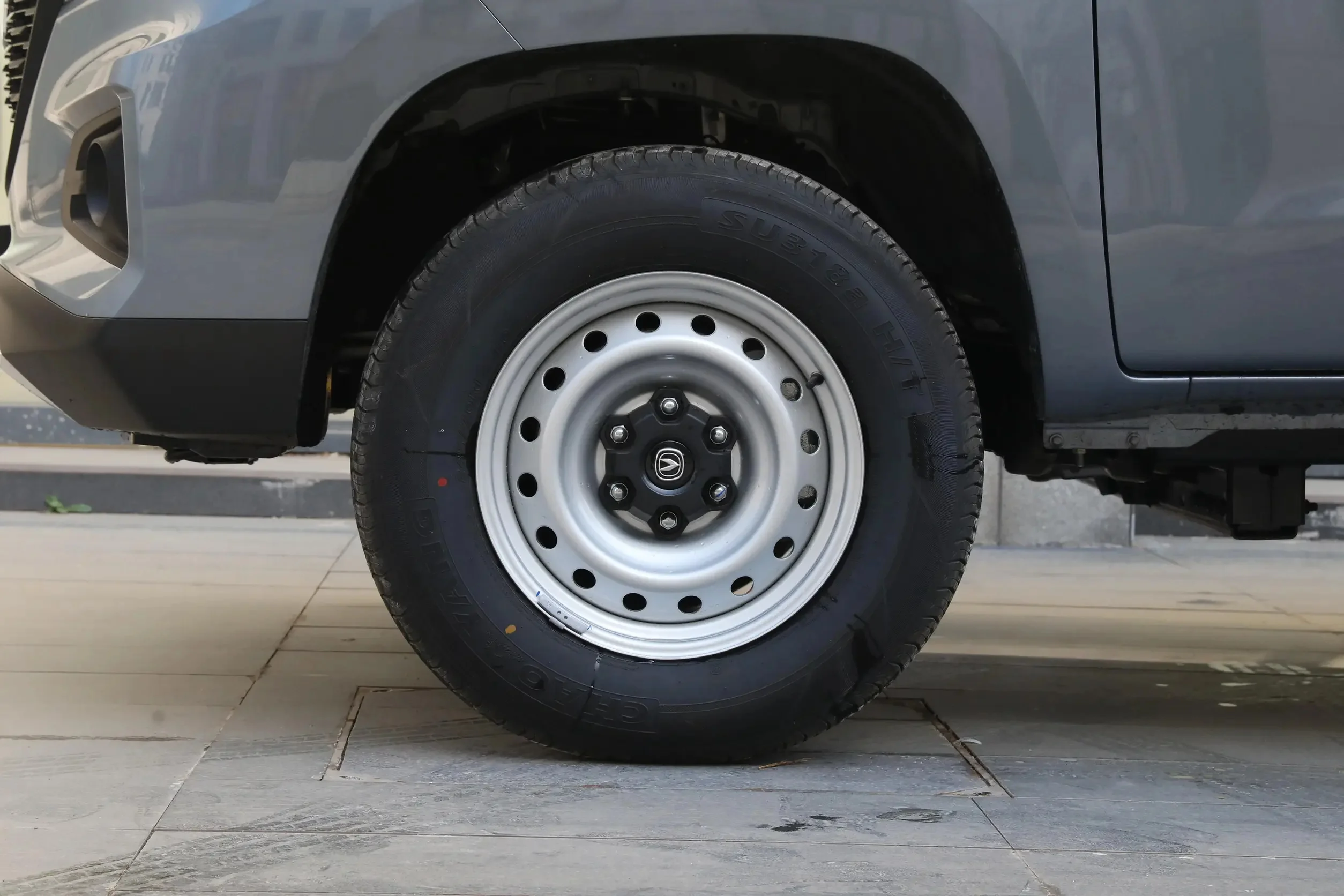 2.0T Manual 4WD Gasoline Car Factory Price Changan Pickup Truck 2wd 4wd Manual pickup truck Changan F70 Blue Whale auto