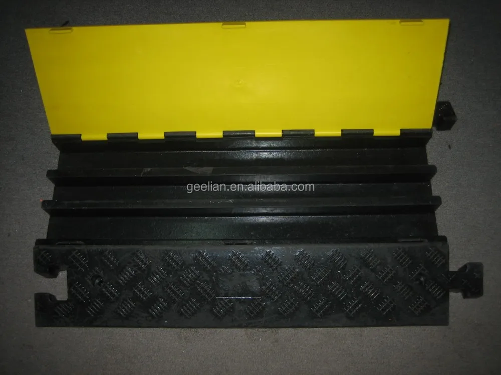New Style Rubber Floor Cable Cover 3 Channel Black and Yellow Cable Protector Ramp Straight Cable Covers Hump